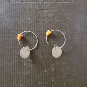 🍒 Mini disc hoop earrings